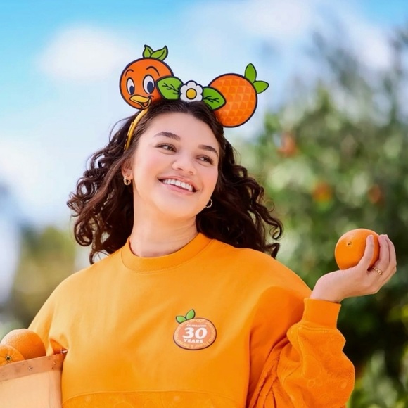 Disney Loungefly EPCOT Scented International Flower & Garden Festival 2025 🆕 - Picture 2 of 5